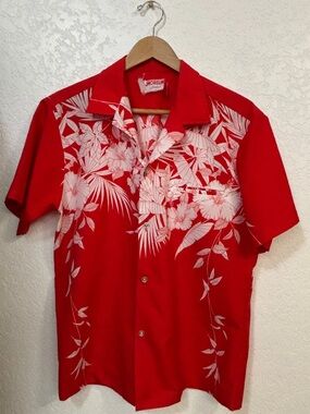 Shoreline Red Hawaiian Camp Shirt with White Tropical Floral Print Medium